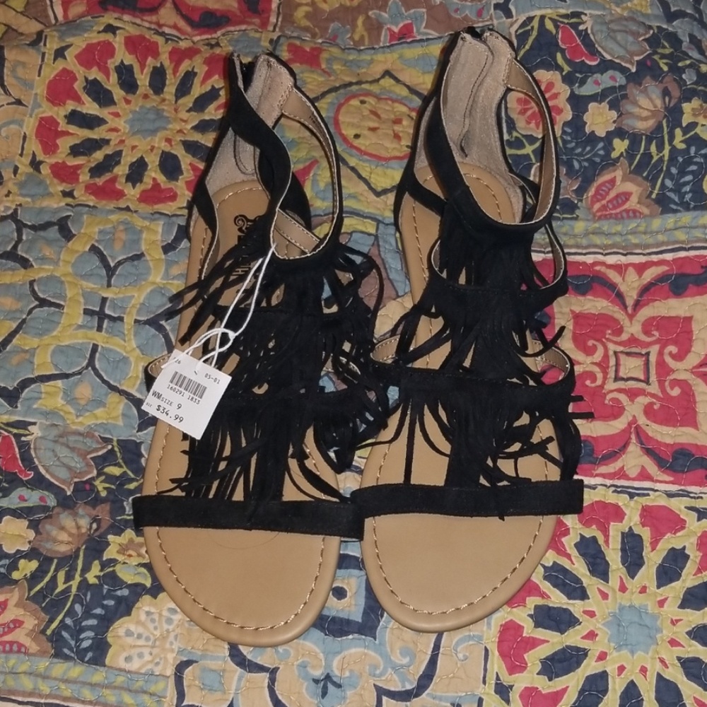 BNWT gladiator fringe sandals